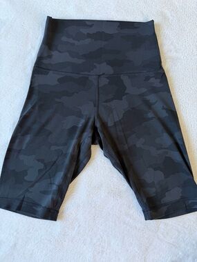 lululemon Align Super High Rise Bike Shorts size 6 10”